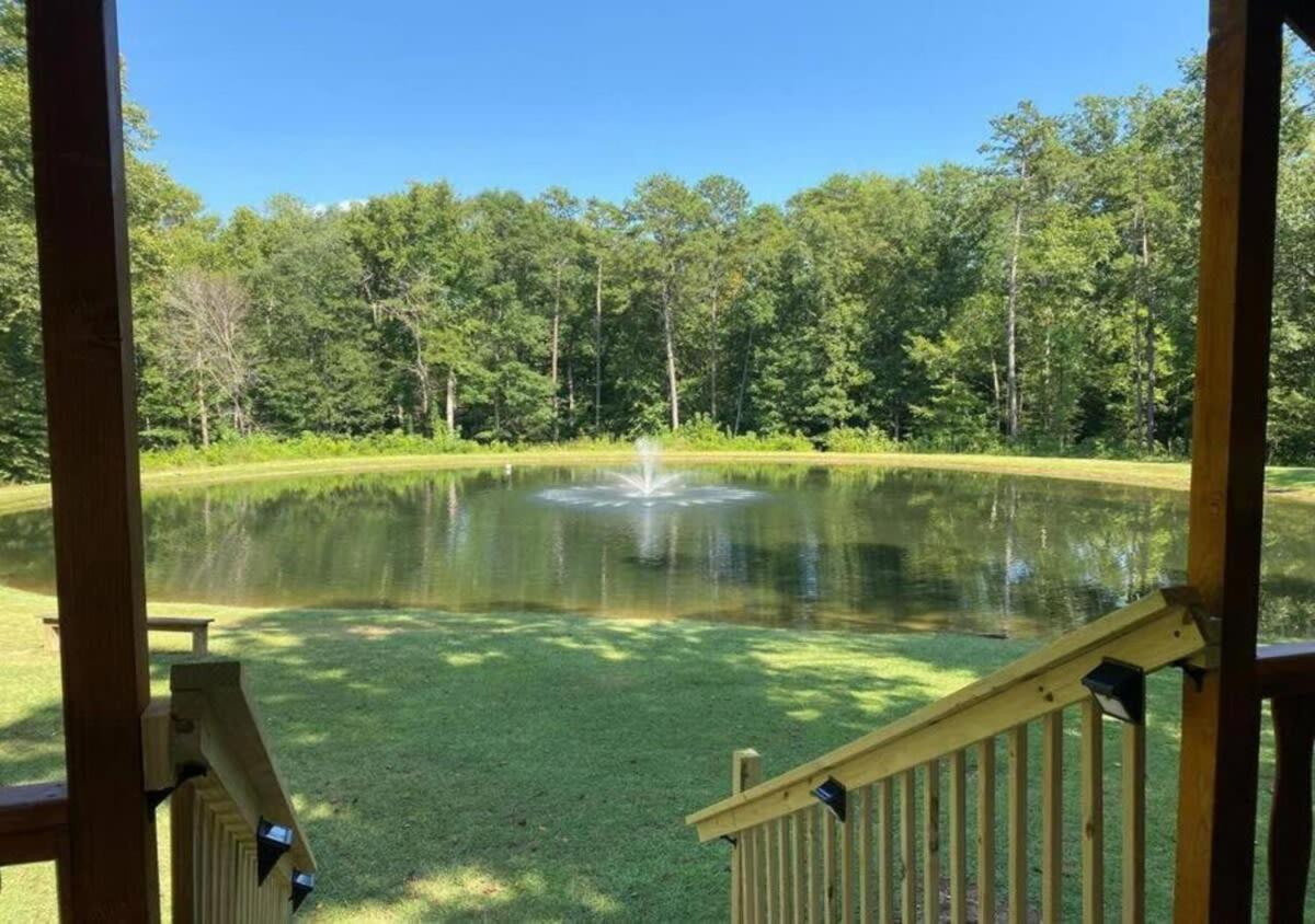 Serene 1Br Cabin Near Nc Z00 With Loft & Waterview Asheboro Buitenkant foto