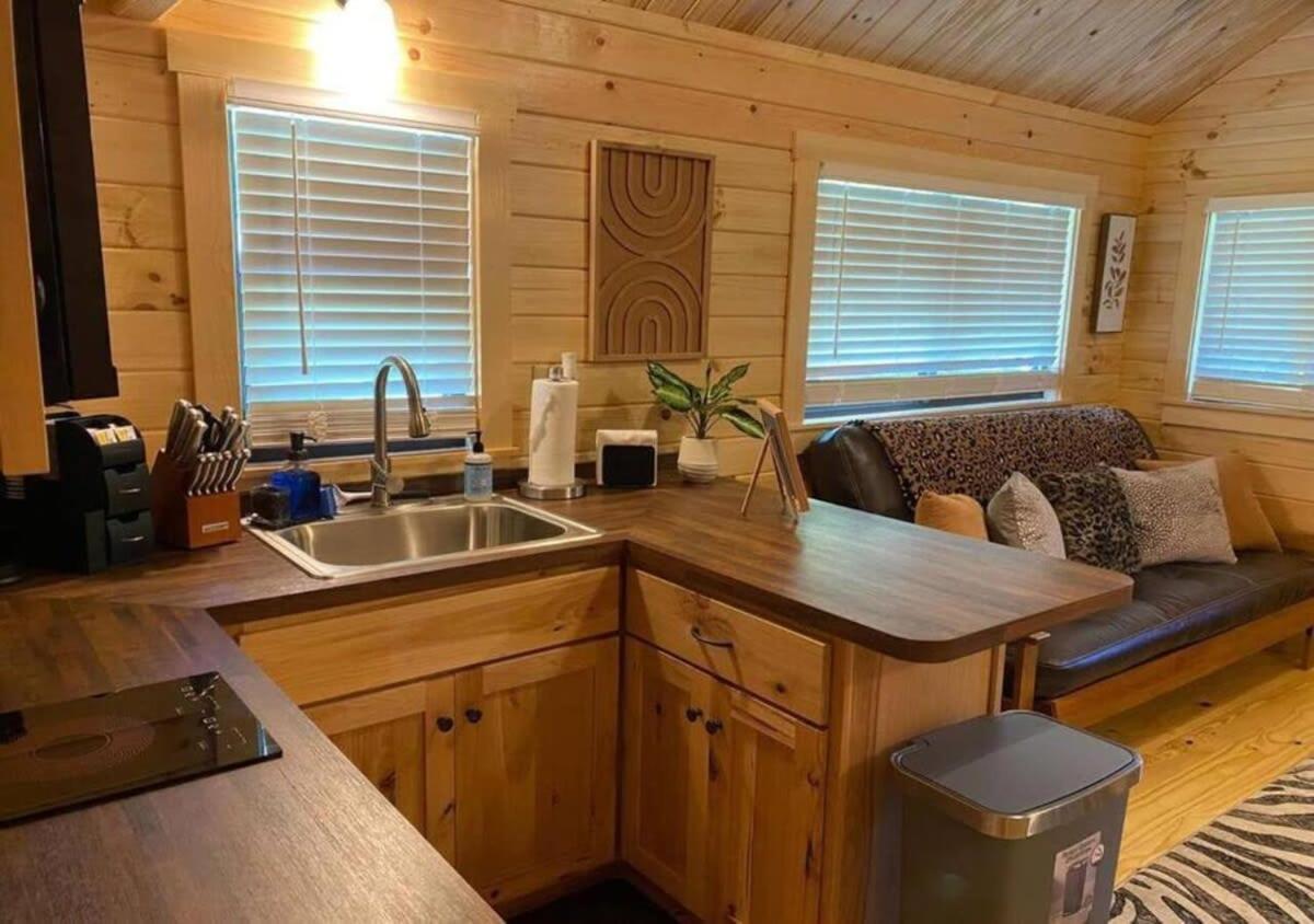 Serene 1Br Cabin Near Nc Z00 With Loft & Waterview Asheboro Buitenkant foto